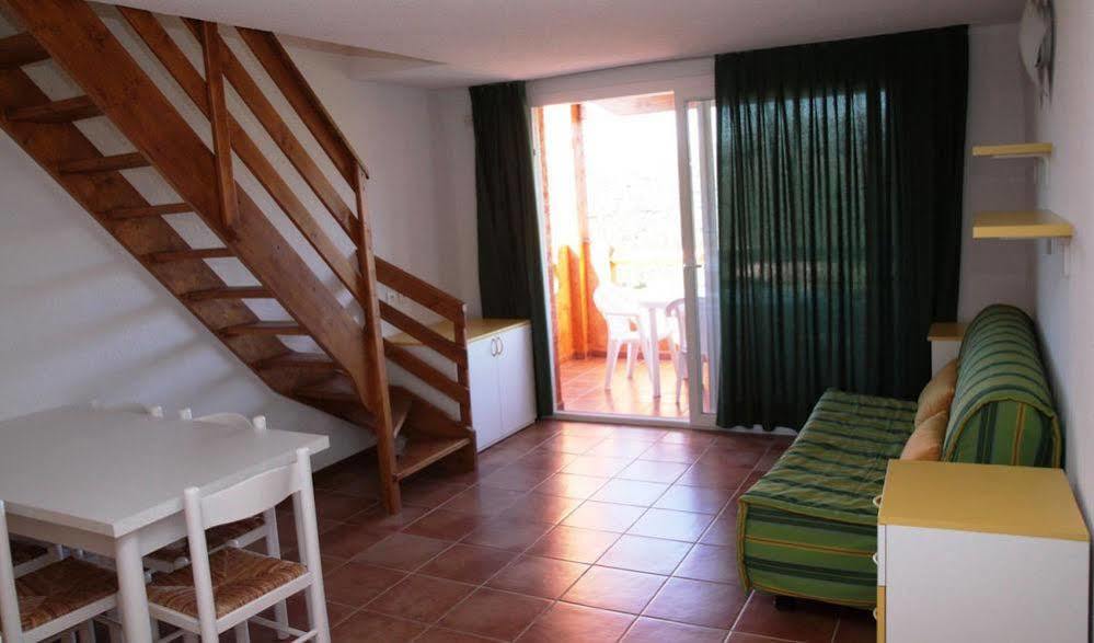 Aparthotel Complesso Residenziale Marina Di Pinarello Pinarellu Exteriér fotografie